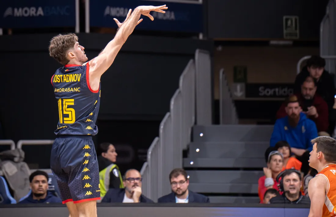 Kostadinov, contra València.