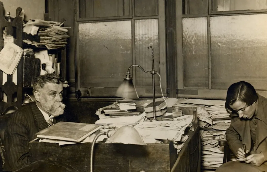 Amb el veguer adjunt Joseph Carbonell, el personatge més tèrbol d'aquest episodi.