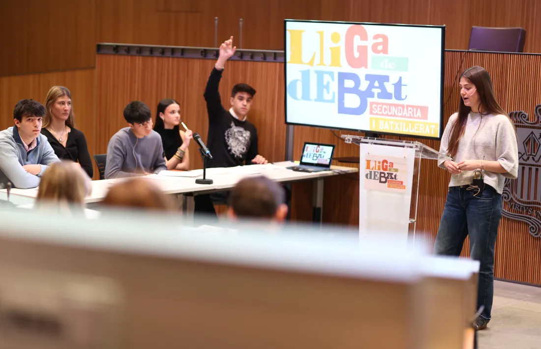 És l'única Lliga de Debat que se celebra en una seu parlamentària.