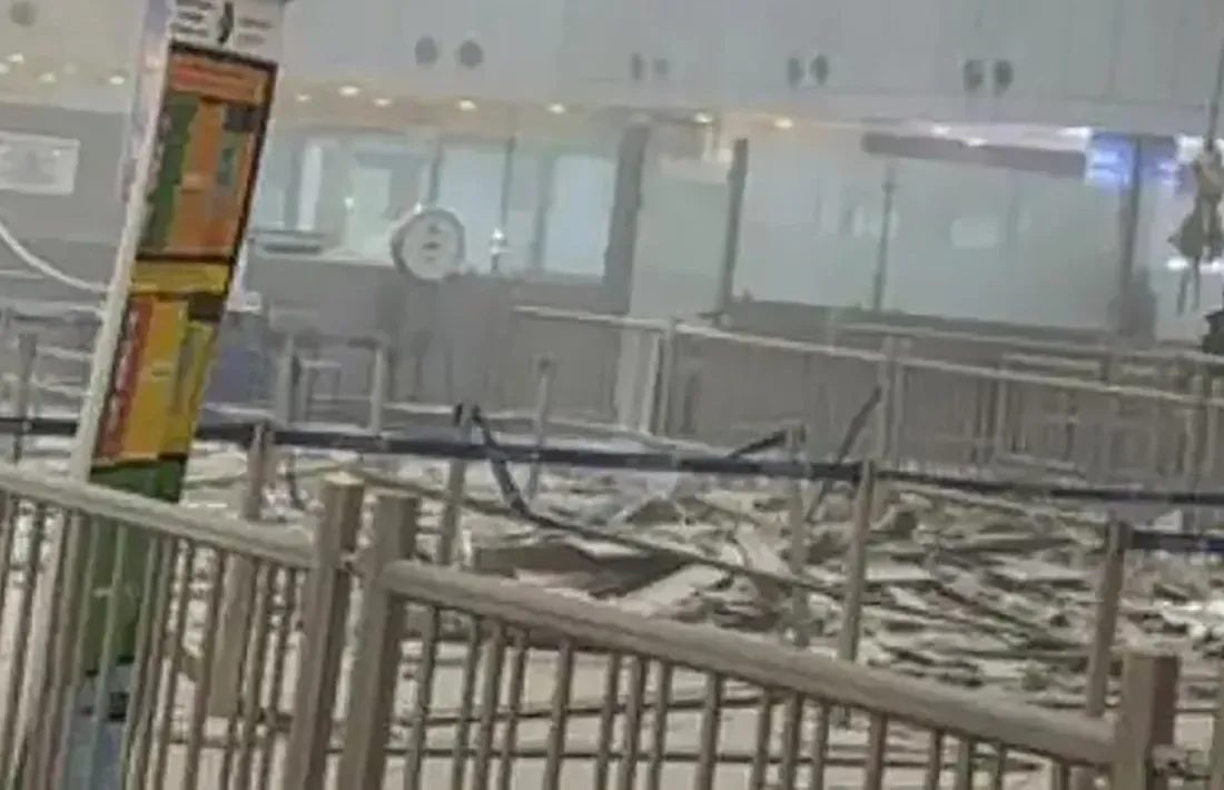 Sala de l'aeroport Zayed (Abu Dhabi) després de l'atac.