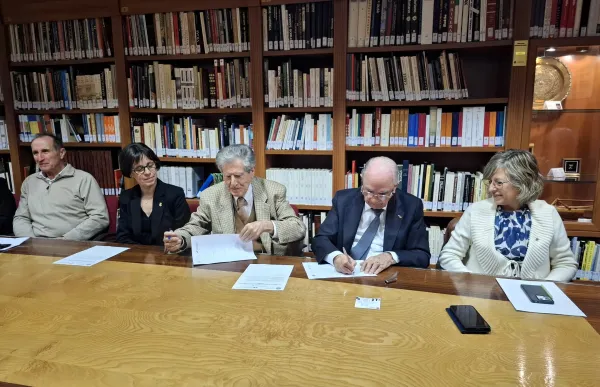 180207_27-02-26 Foto signatura conveni FDM eUniv