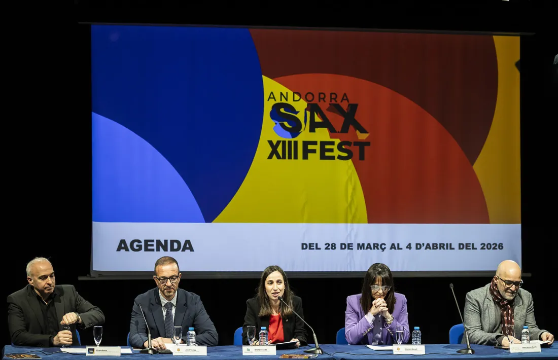 Efrem Roca, Jordi Torres, Olalla Losada, Mònica Bonell i Joan Anton Rechi, en la presentació del Sax Fest.