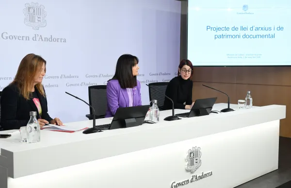 p. 04 1 llei arxius sfga