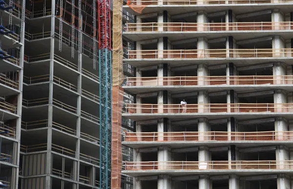 p. 04 Construcció - Facundo Santana