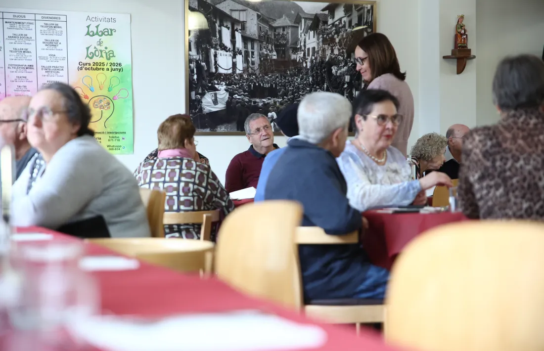 Aspecte del menjador de La Cullera de la Llar ahir al migdia.