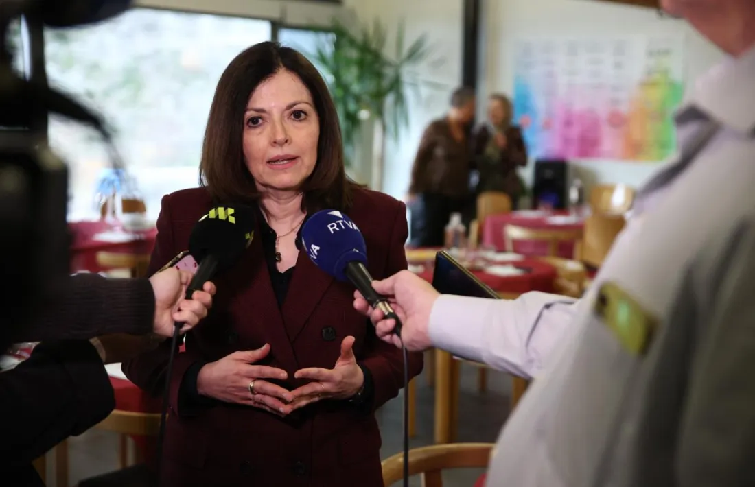 La ministra Imma Tor fent declaracions aquest migdia.