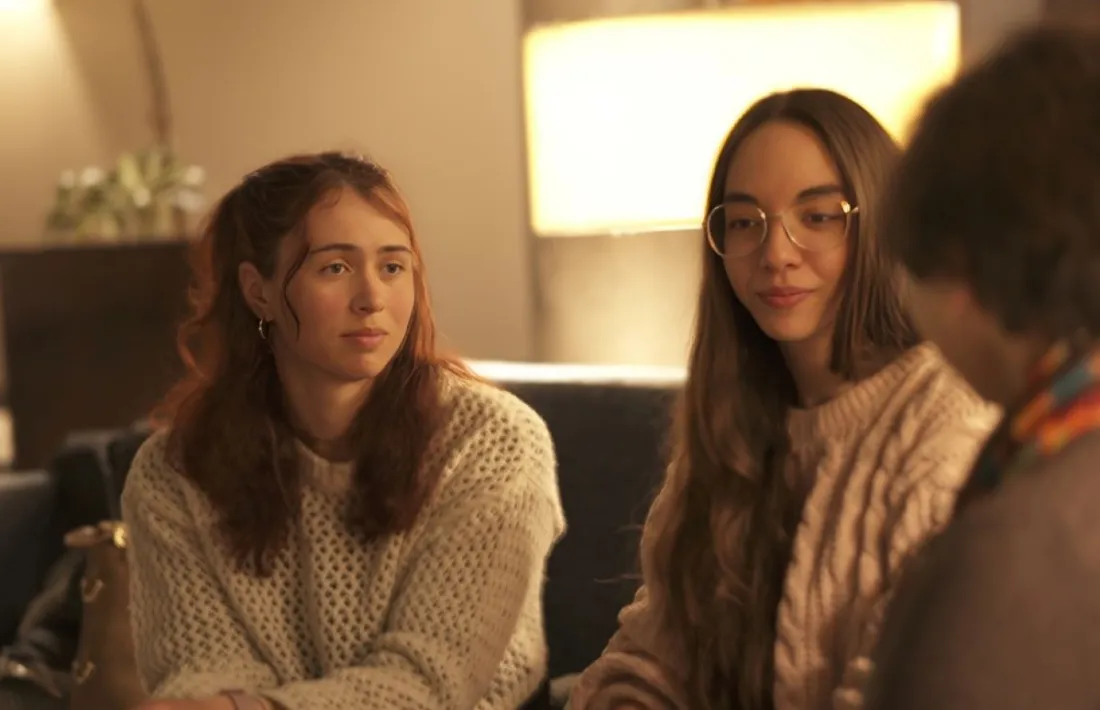 La Clara i la Sara, durant l'entrevista. 