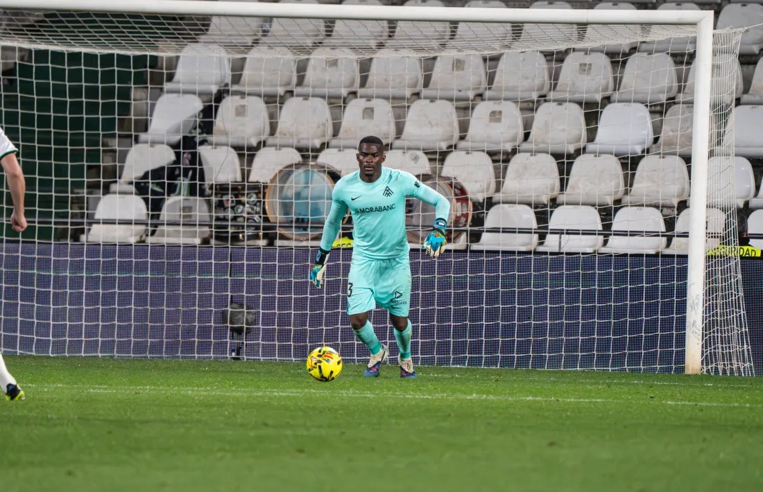 Owono, al Nuevo Arcángel.