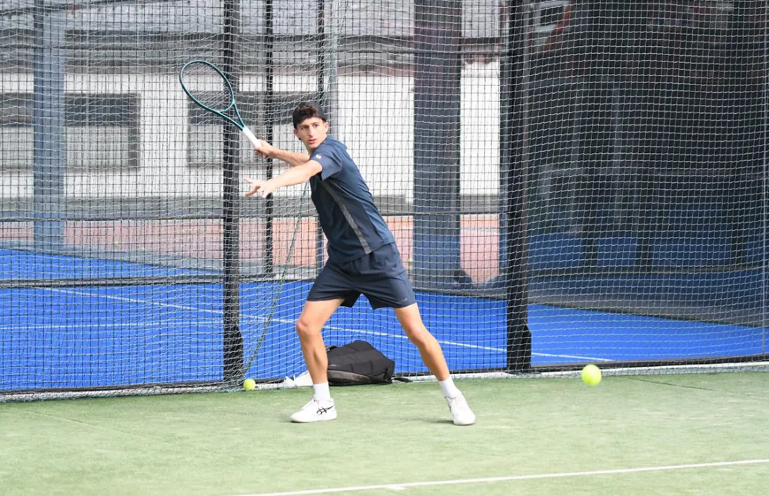 Guillem Davasse, jove tennista de la FAT, emigra a l'agost als Estats Units.