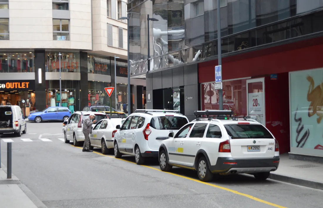 Una parada de taxis.