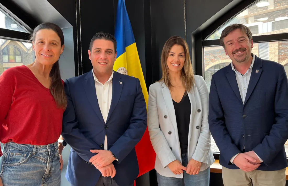  Quim Barceló, a la dreta de tot, el nou president de l'Skål Club d’Andorra.