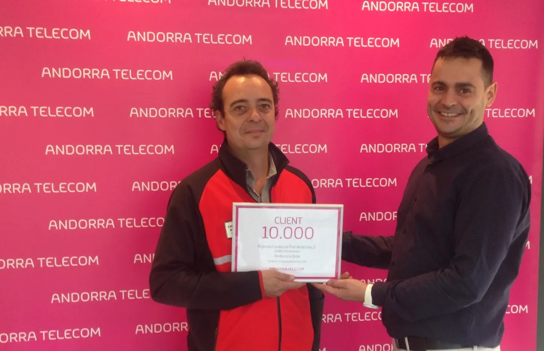 La nova agència comercial d’Andorra Telecom rep el client número 10.000