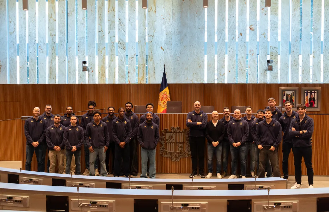La plantila del BC MoraBanc, a la Casa de la Vall.