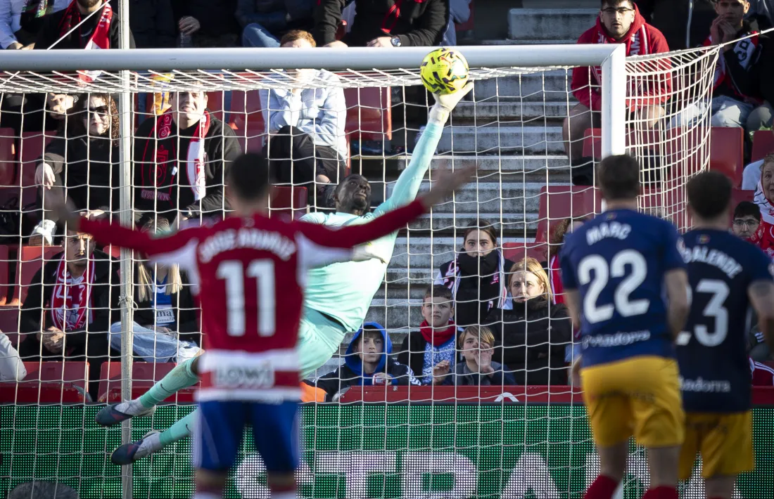 Jesús Owono va salvar el 2 a 1 en una falta directe de Pablo Sáenz.