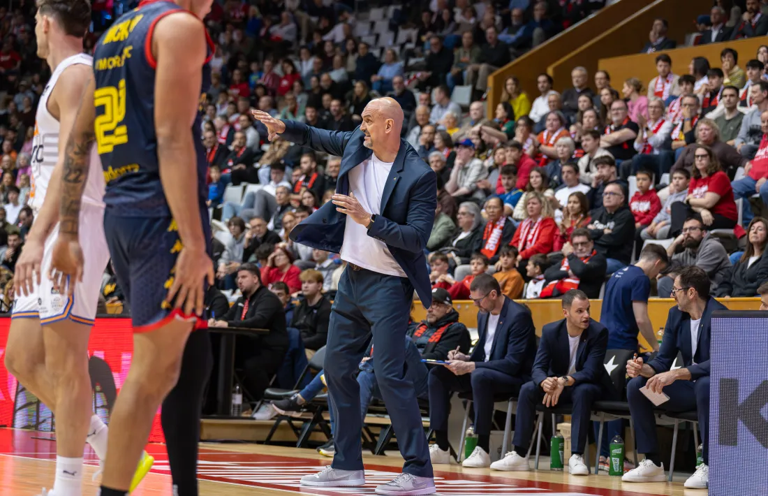 Žan Tabak afronta unes 12 últimes jornades on el BC MoraBanc necessitarà tenir el cap fred.