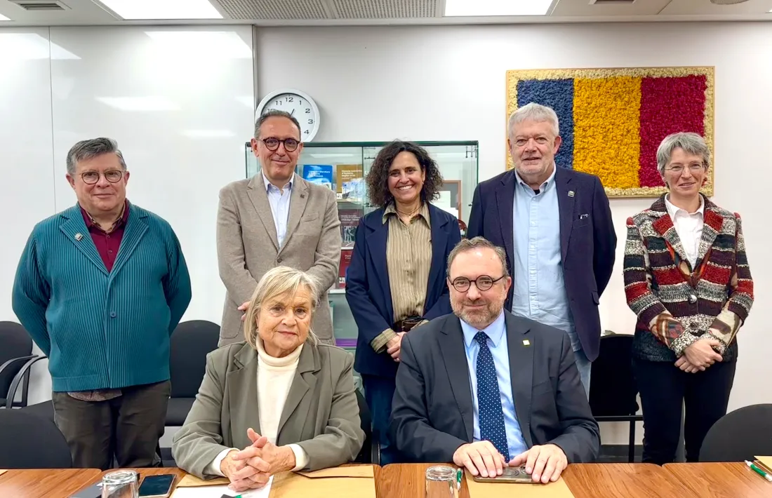 La presidenta de l’Institut d’Estudis Catalans (IEC), Maria Teresa Cabré, ha visitat per primera vegada l'UdA.