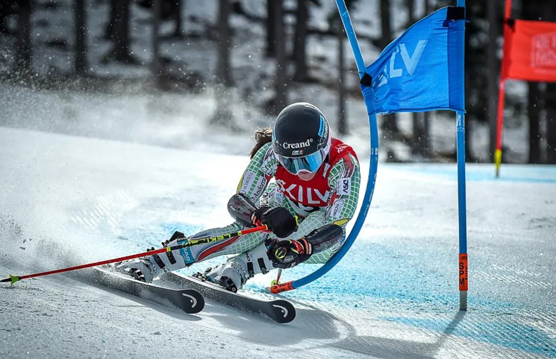 Íria Medina, en acció al gegant de Pozza di Fassa.