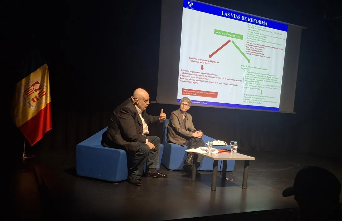 La xerrada va ser a la sala d'actes del Centre Cultural La Llacuna.