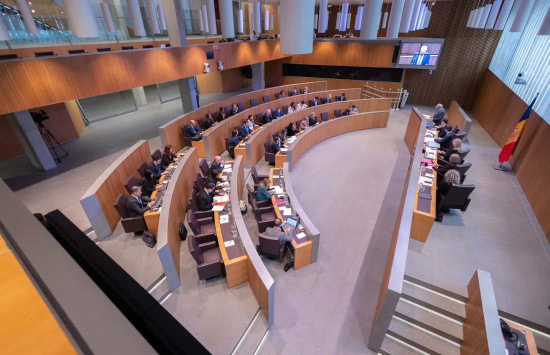 Vista general de l'hemicicle en un moment del debat.