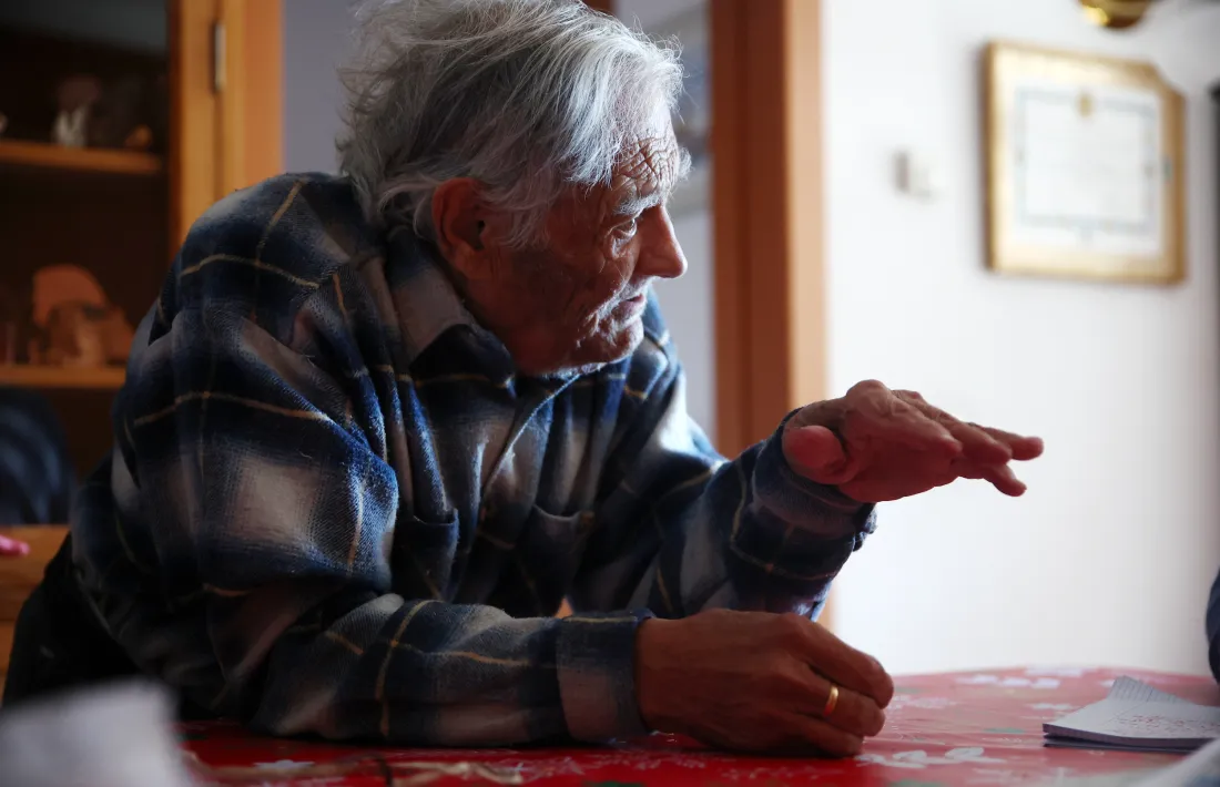Sergi Mas, a l'àtic de la plaça de la Germandat on des del 2017 té la vivenda i el taller.