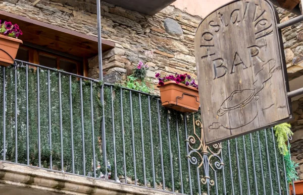 p. 16 1 Hostal Vell cartell