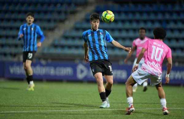 En el duel d'extrems oposats venç l'Esperança