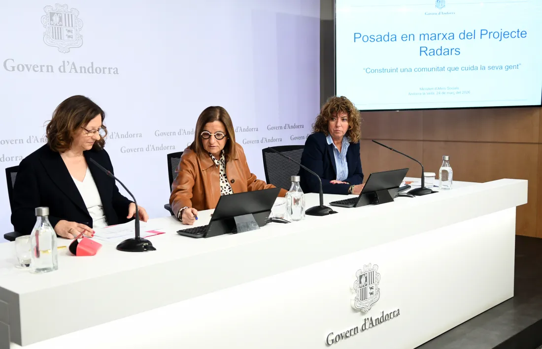 Ester Cervós, Trinini mArín i Montserrat Gil han presentat la iniciativa Radars aquest matí.