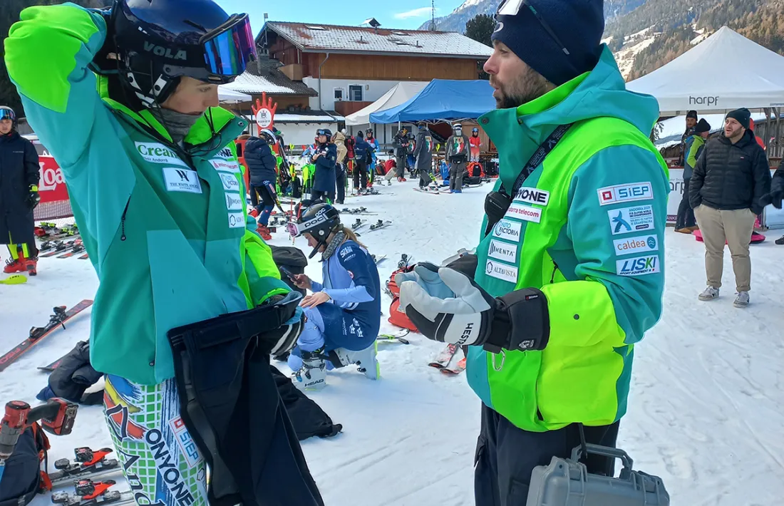 Josh Alayrach, exesquiador d'alpí i actualment entrenador, no dirigirà el curs vinent Carla Mijares.