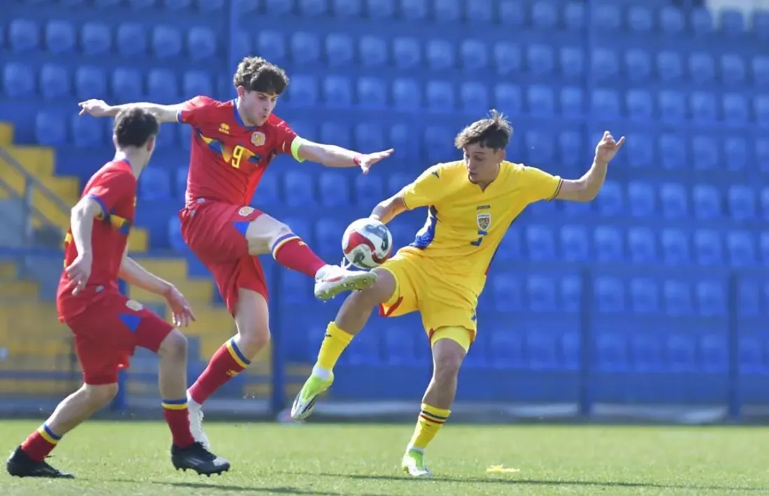 César González, davanter de la selecció sub-19 contra Romania.