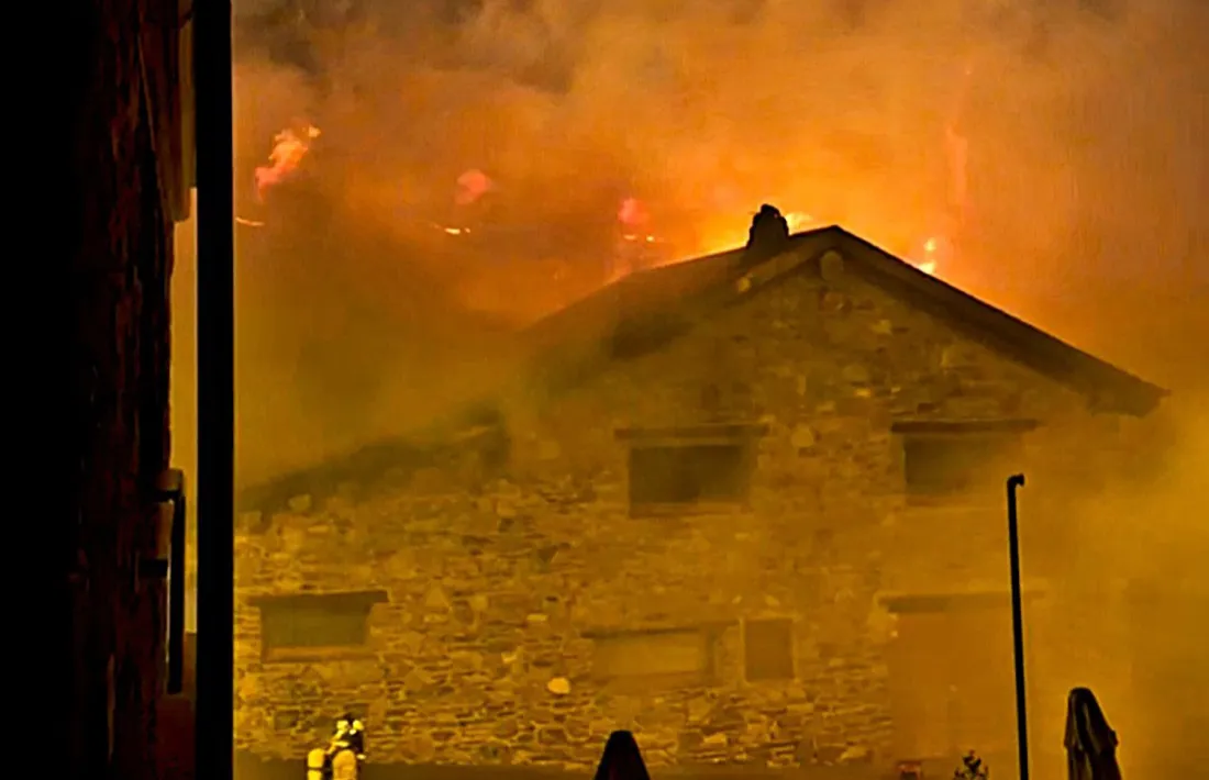 Estat d'aquesta nit de l'incendi de la fàbrica d'aigües d'Arinsal .