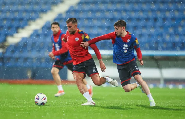 p. 36 selecció entrenment montenegro faf