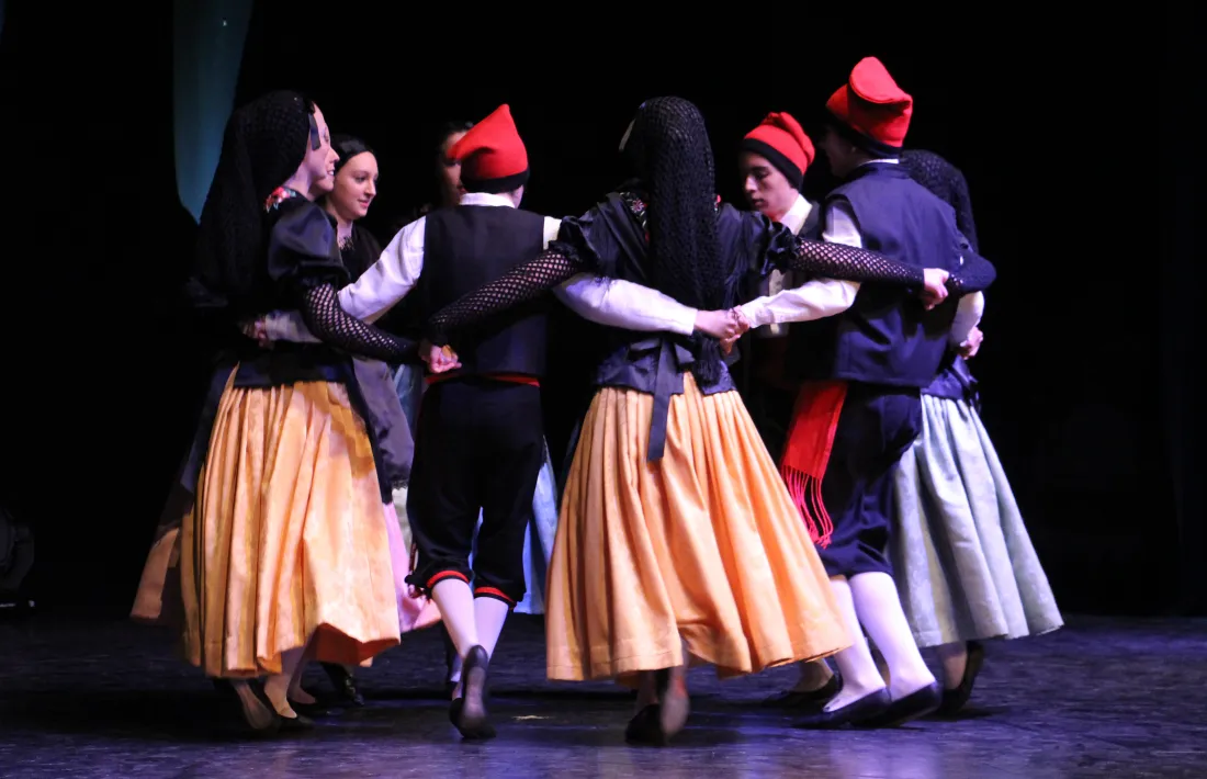  L'Esbart Dansaire d'Andorra la Vella presenta els seus últims deu anys en la segona part de l'espectacle '25+10'  L'Esbart Dansaire d'Andorra la Vella presenta els seus últims deu anys en la segona part de l'espectacle '25+10'