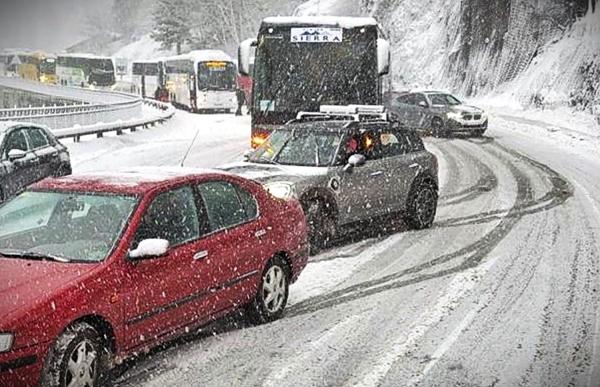 Roben les matrícules d'un vehicle a Sispony