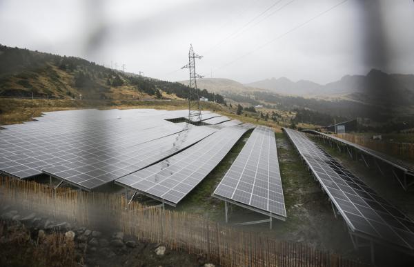 El Banc Europeu d'Inversions finançarà amb 60 milions la transició energètica del país