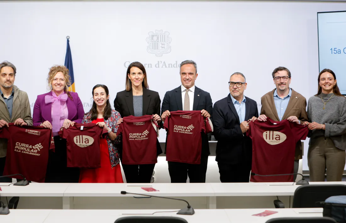 La samarreta d'aquest any serà de color grana i caqui.