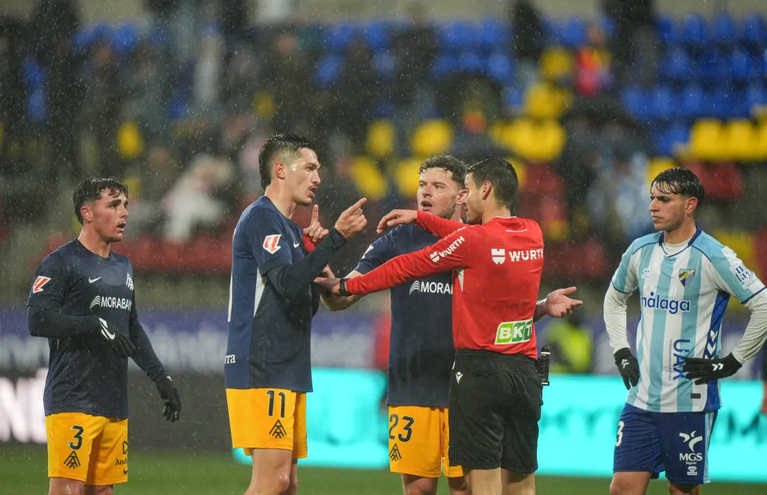 Ojaos, l'àrbitre contra el Màlaga.