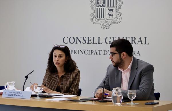 Protegir els menors de l'entorn digital sí, però amb garanties i respectant drets fonamentals