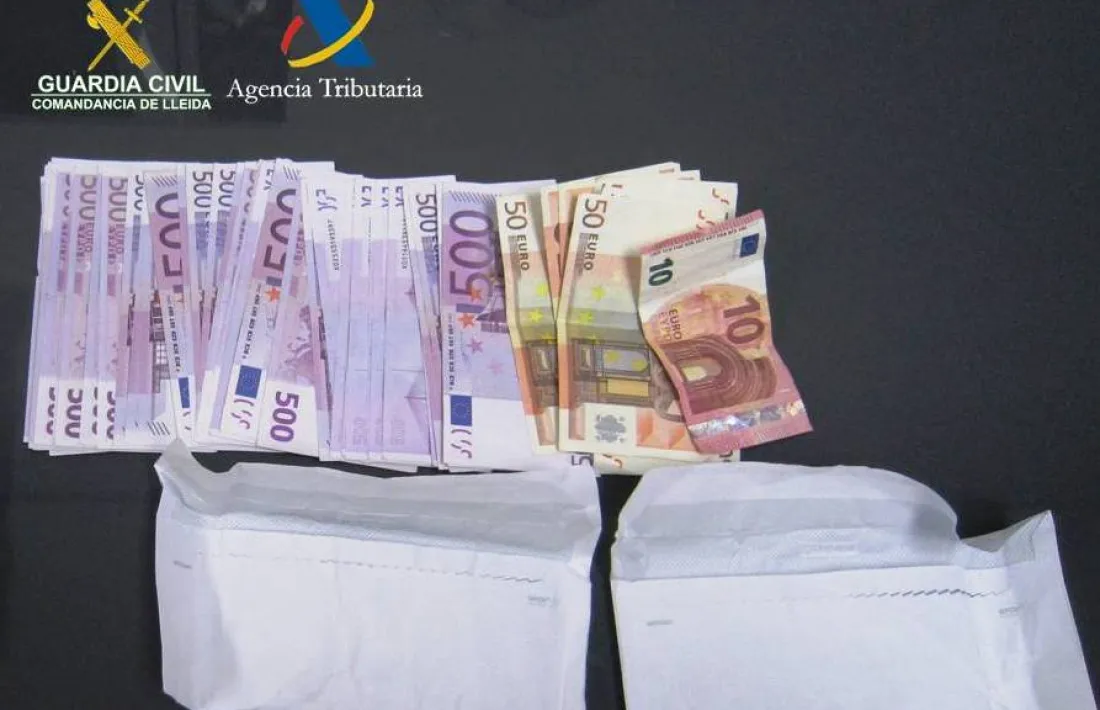 Comissen a la Farga de Moles prop de 80.000 € al viatger d’un autobús 
