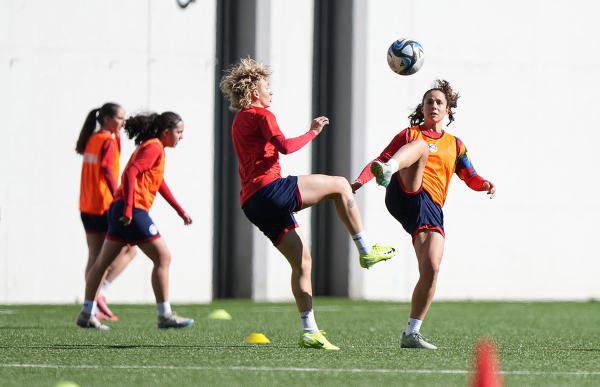 p. 28 entrenament seleccio foto elcokedelasfotos futfemand