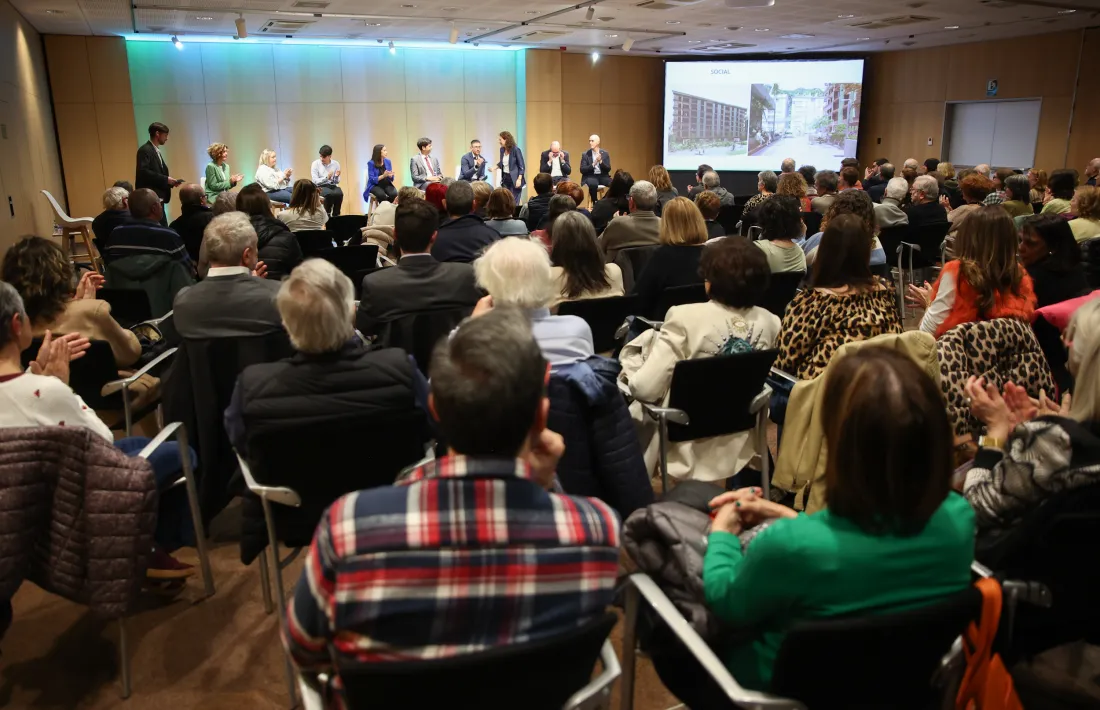 Un moment de la reunió de poble celebrada a la sala Ària del Centre de Congressos de la capital.