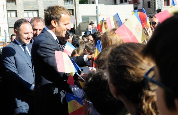 p. 03 macron _govern