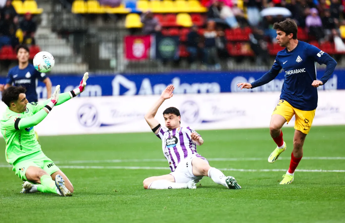 Marc Cardona, un davanter que no estava tenint minuts, va marcar amb una picadeta el gol del triomf.
