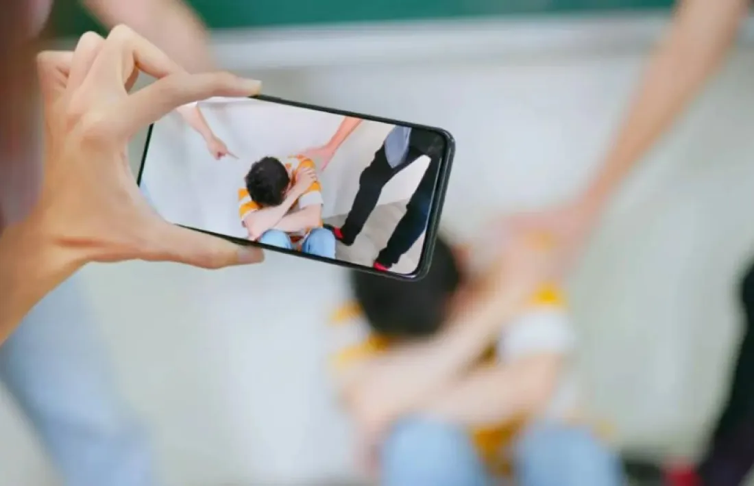  L'educació implica educar en l'empatia, en l'ús conscient de les eines digitals. 