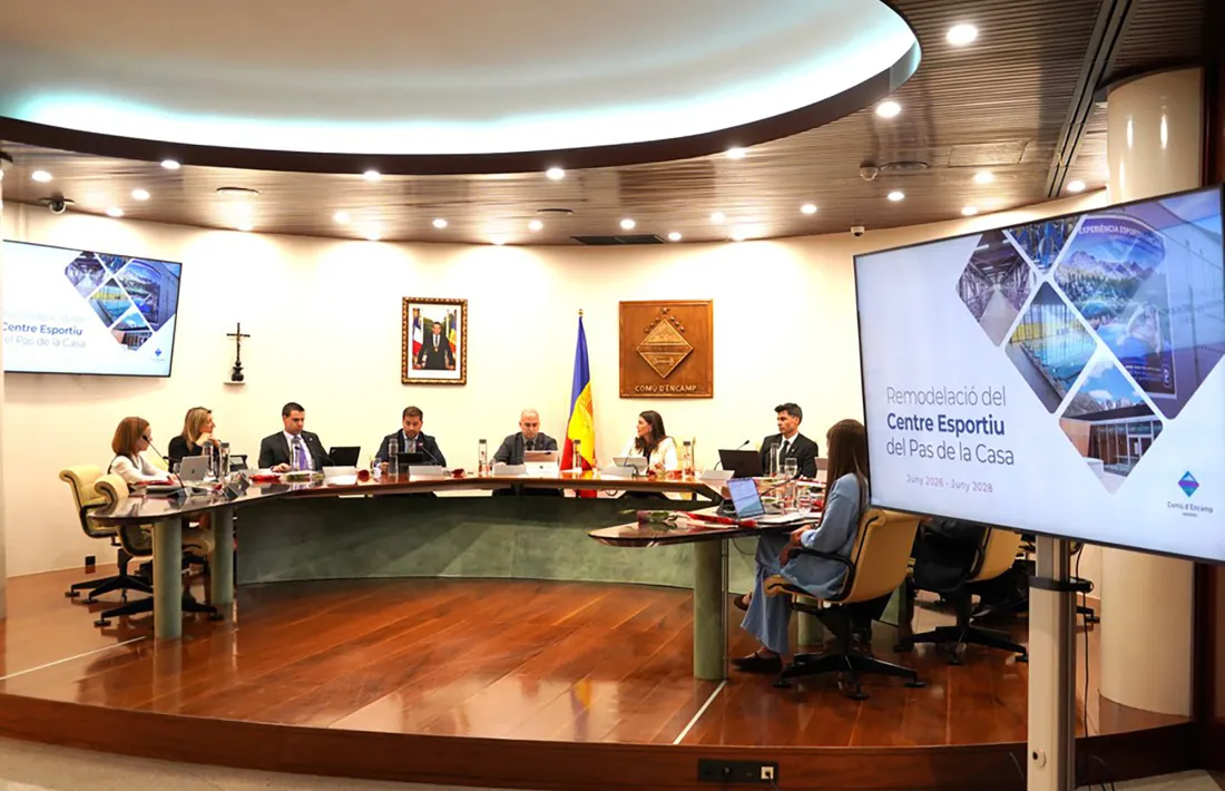 La sessió de consell de comú on s'ha adjudicat la reforma del centre esportiu del Pas de la Casa.a 