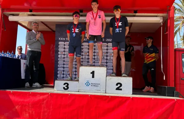 p. 29 podium_copa_catalana_triatlo_serradells foto club triatló serradells
