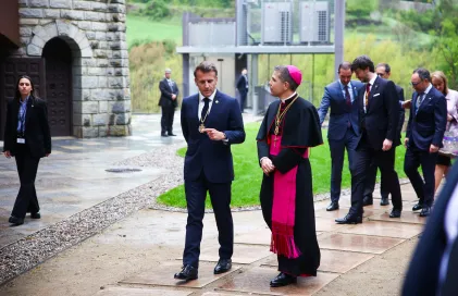 Emmanuel Macron - Facu Santana -21