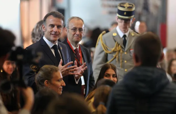 p. 10 Macron Lycée