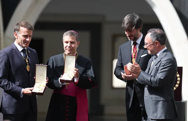 p. 08.1 Macron Meritxell - Facundo Santana