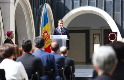 Emmanuel Macron - Facu Santana -51