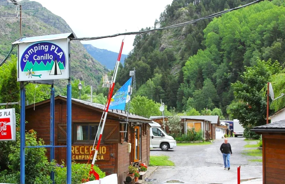 Zona de l'antic Càmping Pla, on hi hauria d'anar la sortida del telefèric.